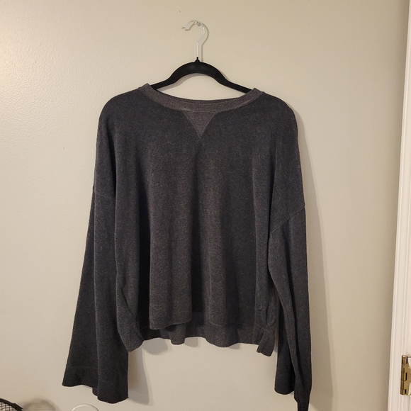 Nike Womens Charcoal Grey Athletic Athleisure Sweater Top. Bell Sleeves. Size XL - Picture 2 of 8